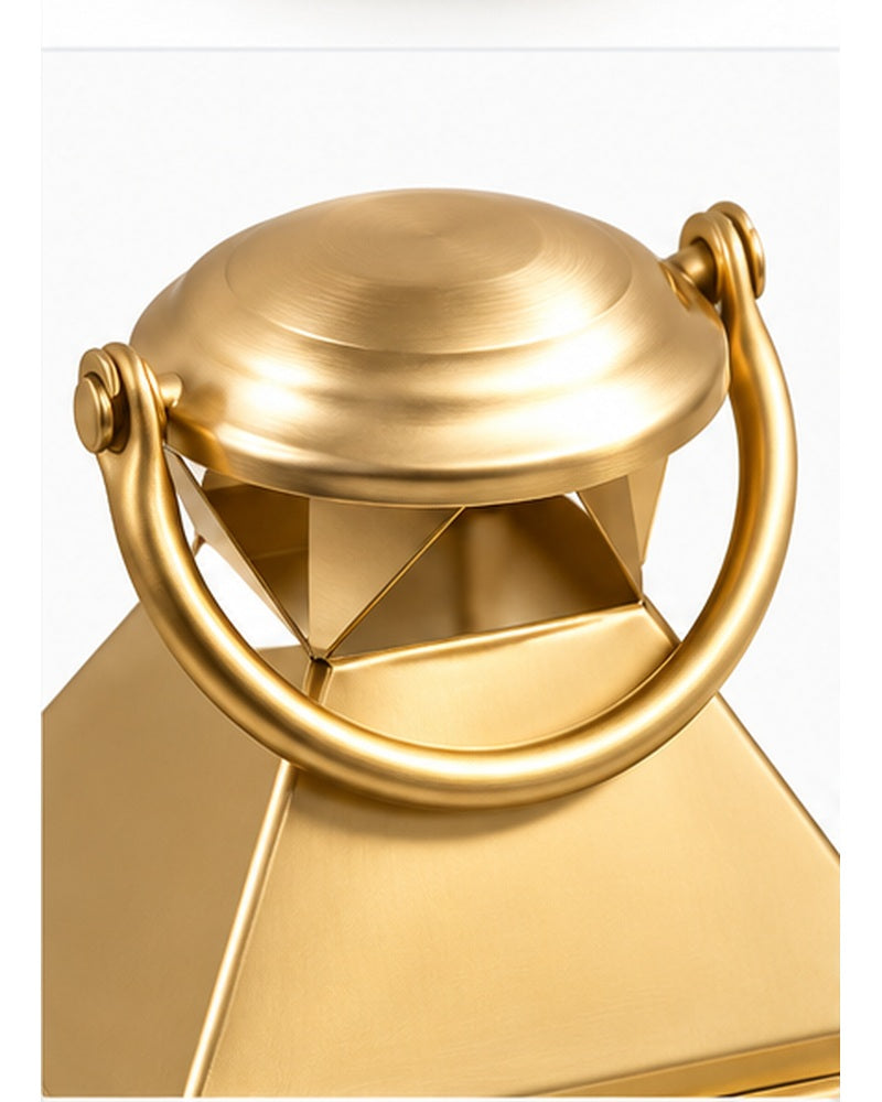 Gold candle lanterns set of 3, handle and roof detail