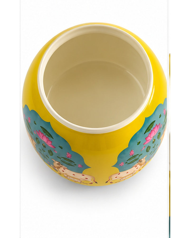 Pichwai art jar, Yellow Cow & Lotus, opening detail