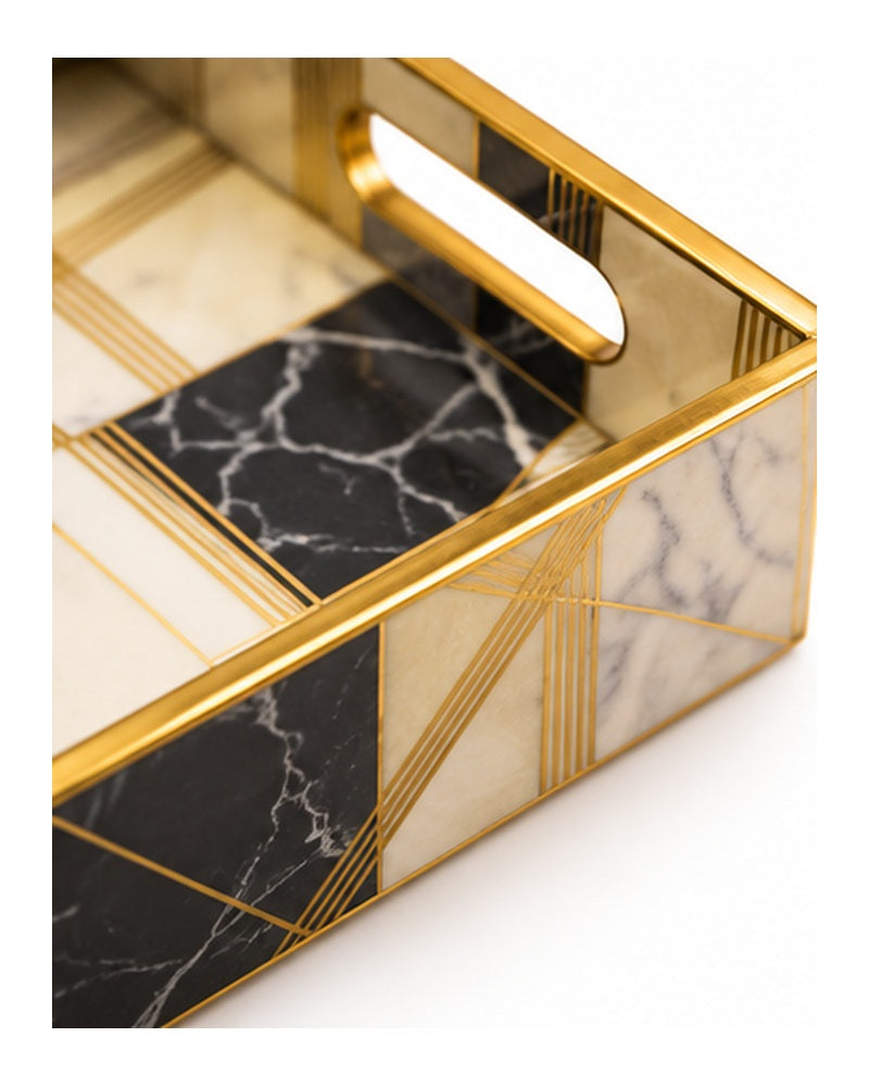 Close-up of the marble pattern and gold edge