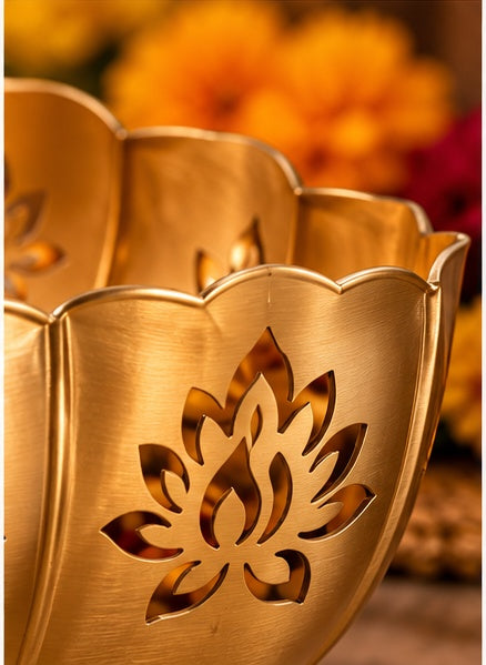 Lotus cut-work gold footed bowls set of 3, close-up detail